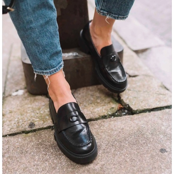 Coach Leah Loafers - Size 5.5 - Picture 4 of 4